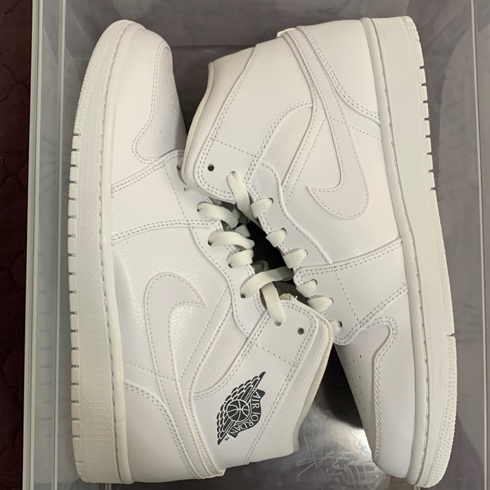 Jordan 1 Mid